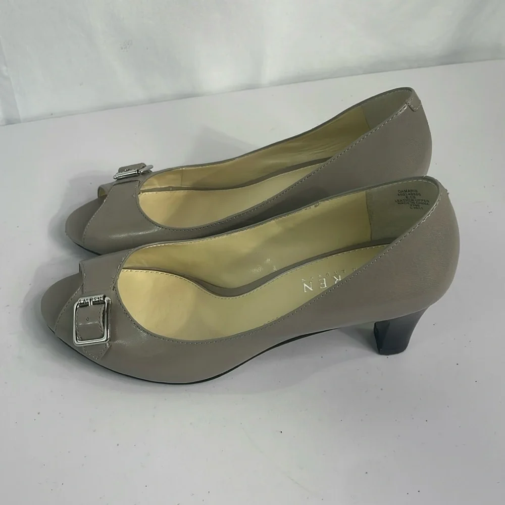 Lauren Ralph Lauren DAMARIS 802143305 gray leather pumps with silver buckle
